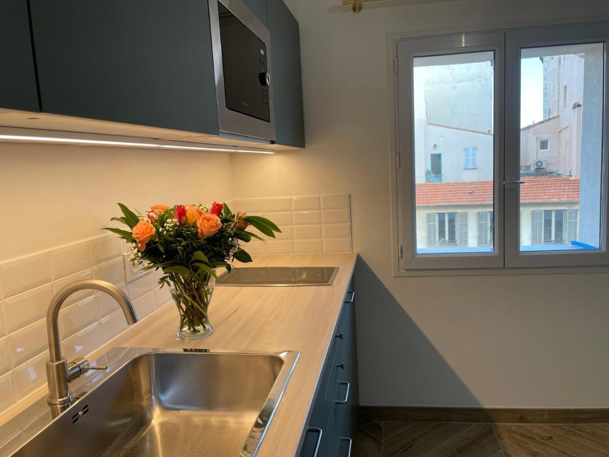Nice Renting - Massena - Loft - Heart Of Vieil Antibes - The Market With Sea View المظهر الخارجي الصورة